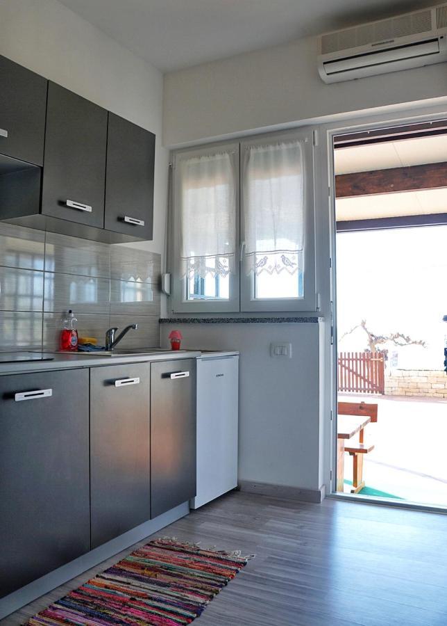 Apartmani Vesna Замбратия Экстерьер фото